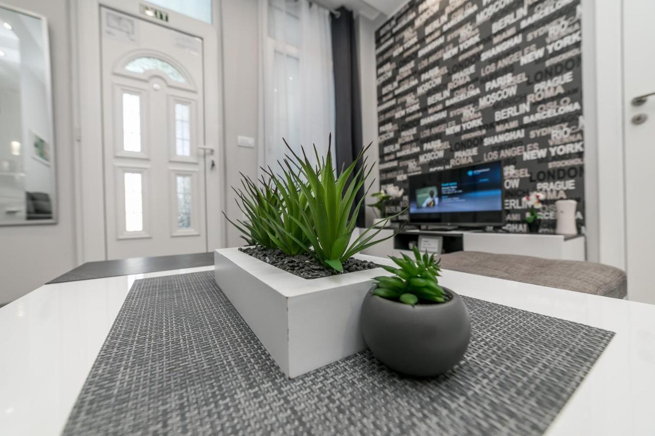 Ferienwohnung Gray Luxe Belgrad Exterior foto