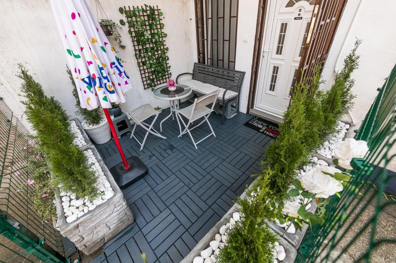 Ferienwohnung Gray Luxe Belgrad Exterior foto